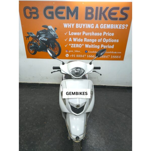 yamaha fascino 2016 model white (2) Yamaha Fascino – 2016