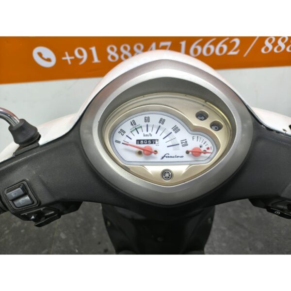yamaha fascino 2016 model white (4) Yamaha Fascino – 2016