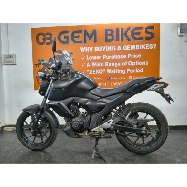 yamaha fz v3 2020 model black (2) Yamaha FZ V3 – 2020