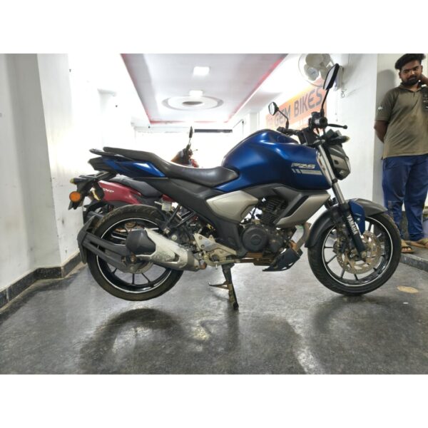 Yamaha FZ V3 – 2014